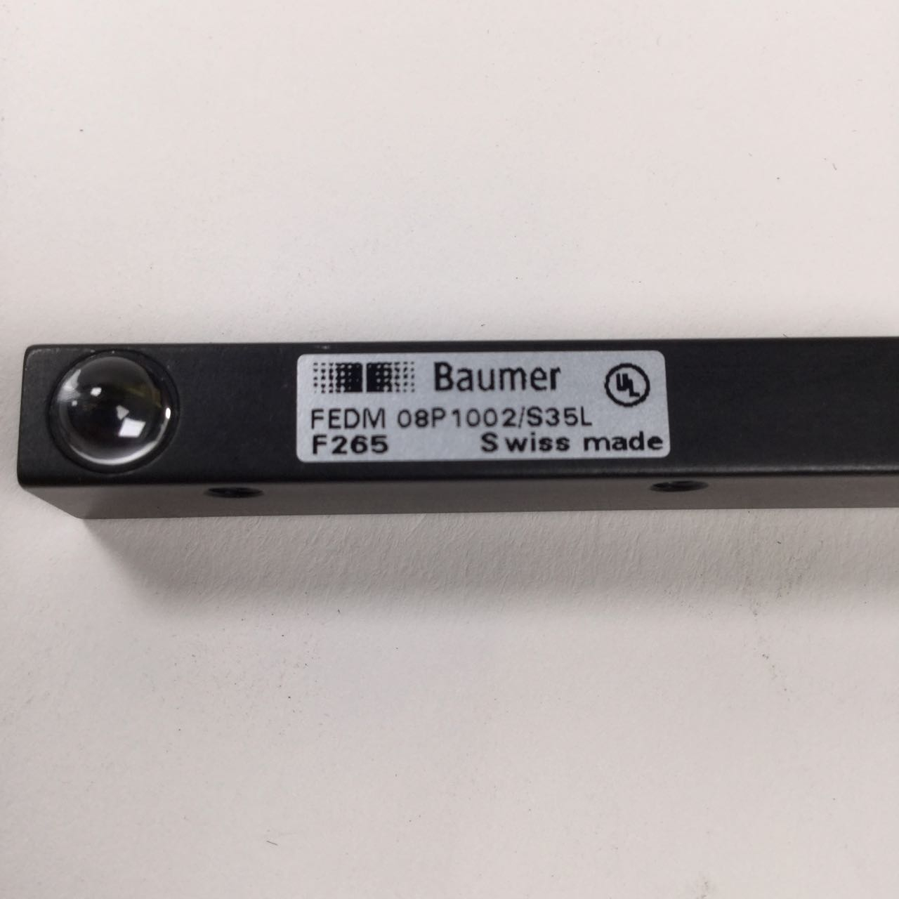 Baumer FEDM08P1002/S35L Through Beam Sensor New NMP