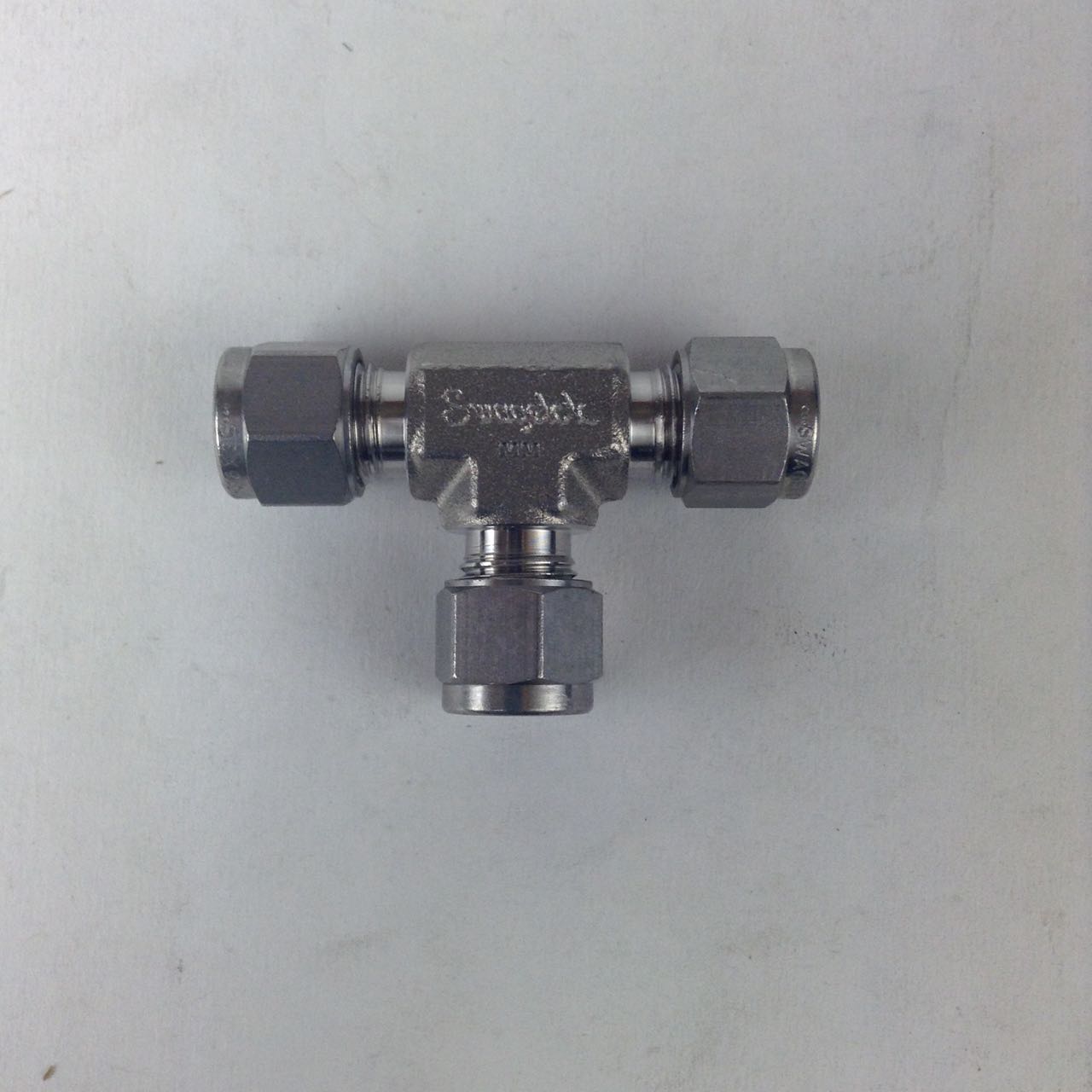 Swagelok SS8MO3 SS Tube Fitting Union Tee 8 mm Tube New