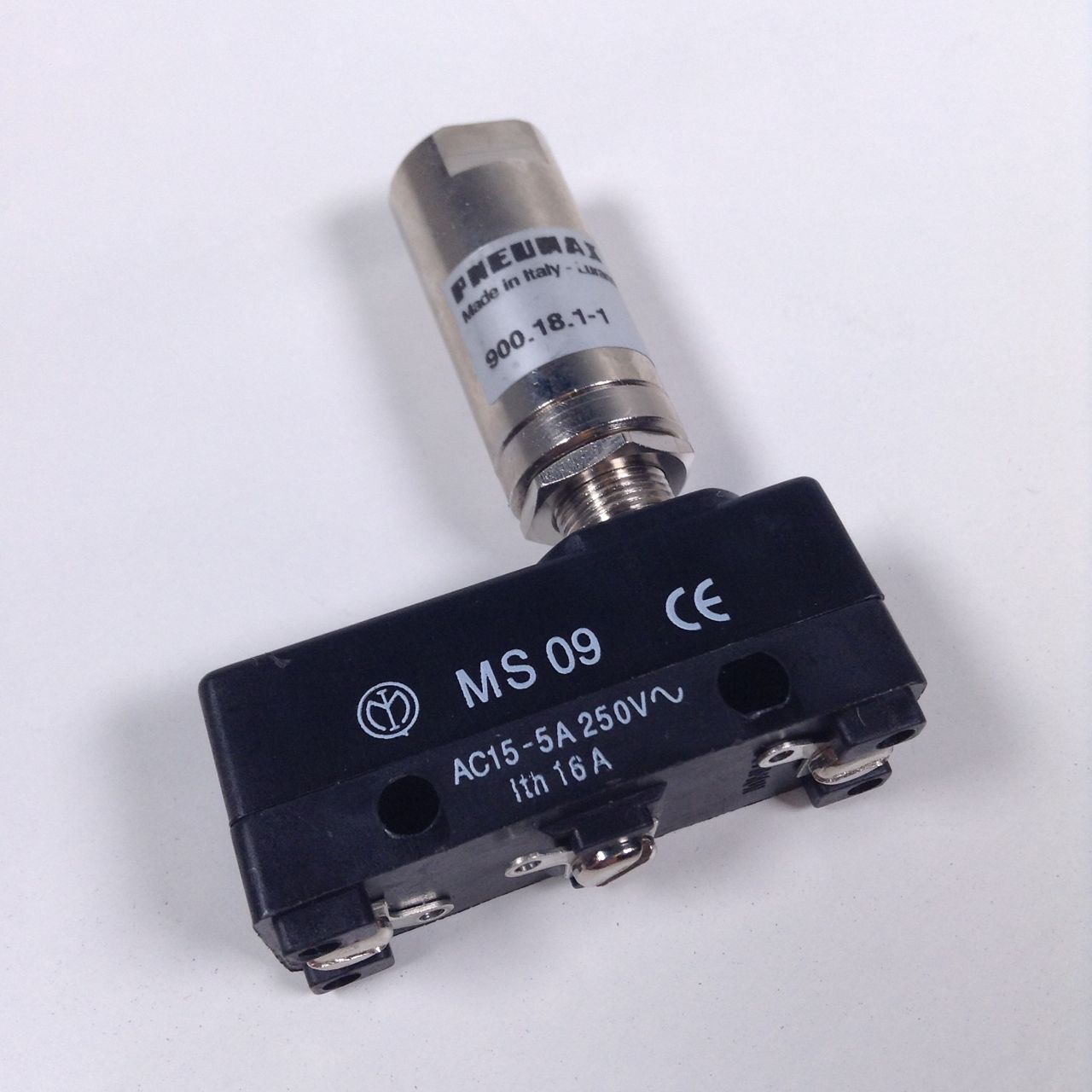 Pneumax 900.18.11 Pressure Switch G1/8 (0,5 / 1 bar) NMP