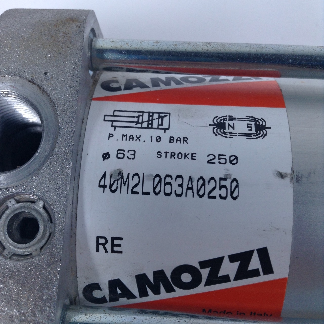 Camozzi 40M2L063A0250 cylinder bore 63 stroke 250 10bar NMP