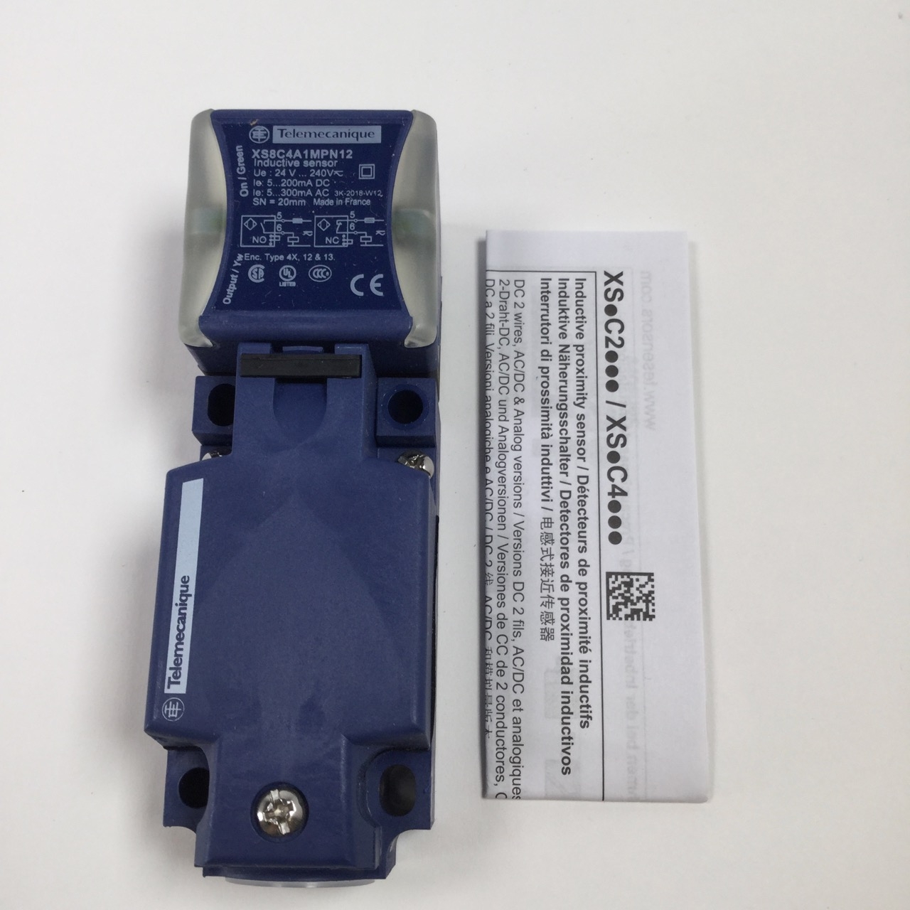 Schneider Electric XS8C4A1MPN12 Inductive sensor OsiSense XS New NFP