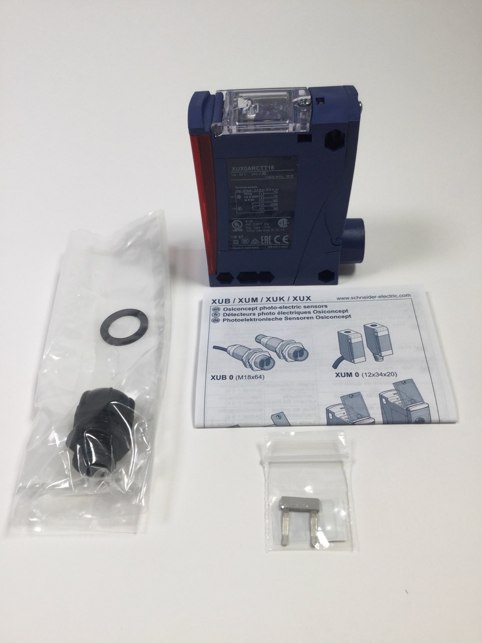 Telemecanique XUX0ARCTT16 Photoelectric sensor OsiSense XU New NFP