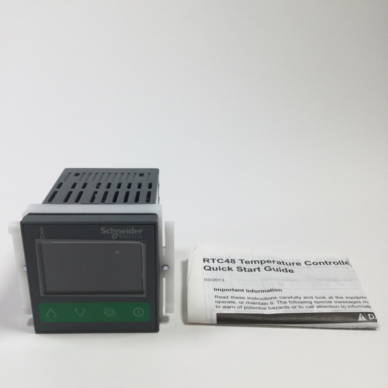 Schneider Electric RTC48PUN1RRHU Temperature control relay Zelio New NFP