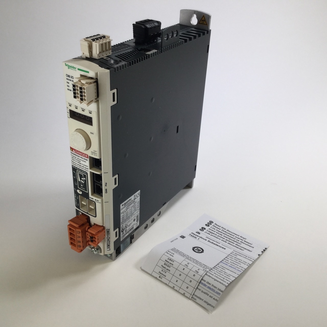 Schneider Electric LXM32AD18M2 AC Servo drive Lexium 32 1kW LXM32 New NFP