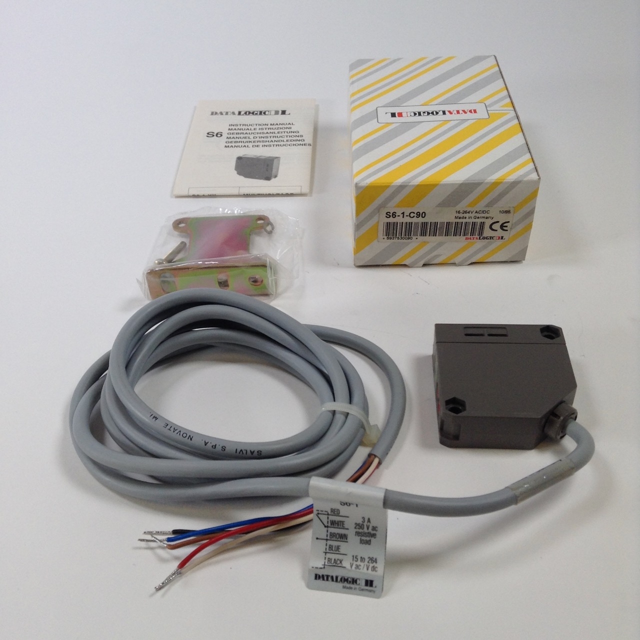 Datalogic S61C90 datasensor photoelectric sensor 15264V AC/DC New NFP
