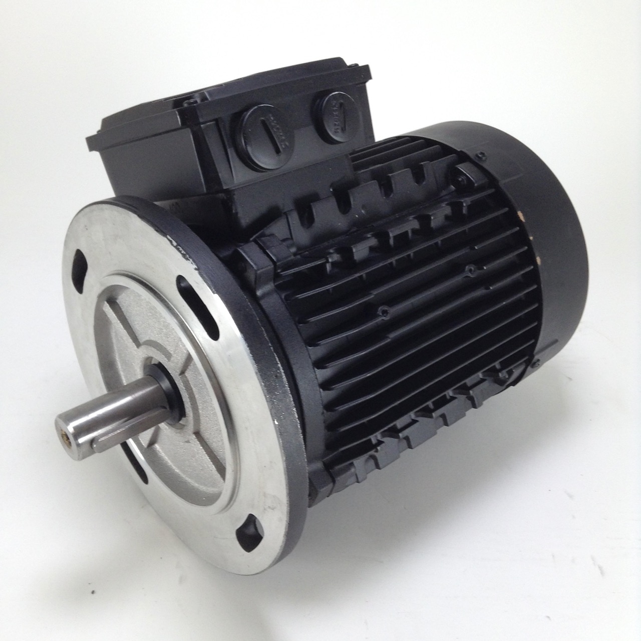 Lafert AM905AA4 Motor IP55 B5 1,1kW 1,5HP 5/2,9A 1500rpm New NFP