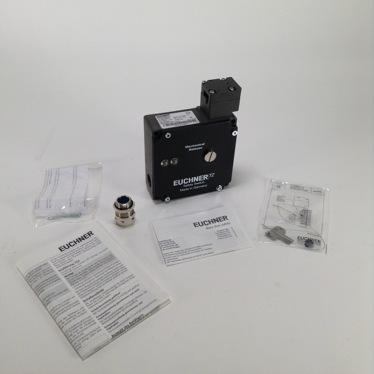 Euchner TZ1RE024MVAB 250V TZ Safety Switch New NFP